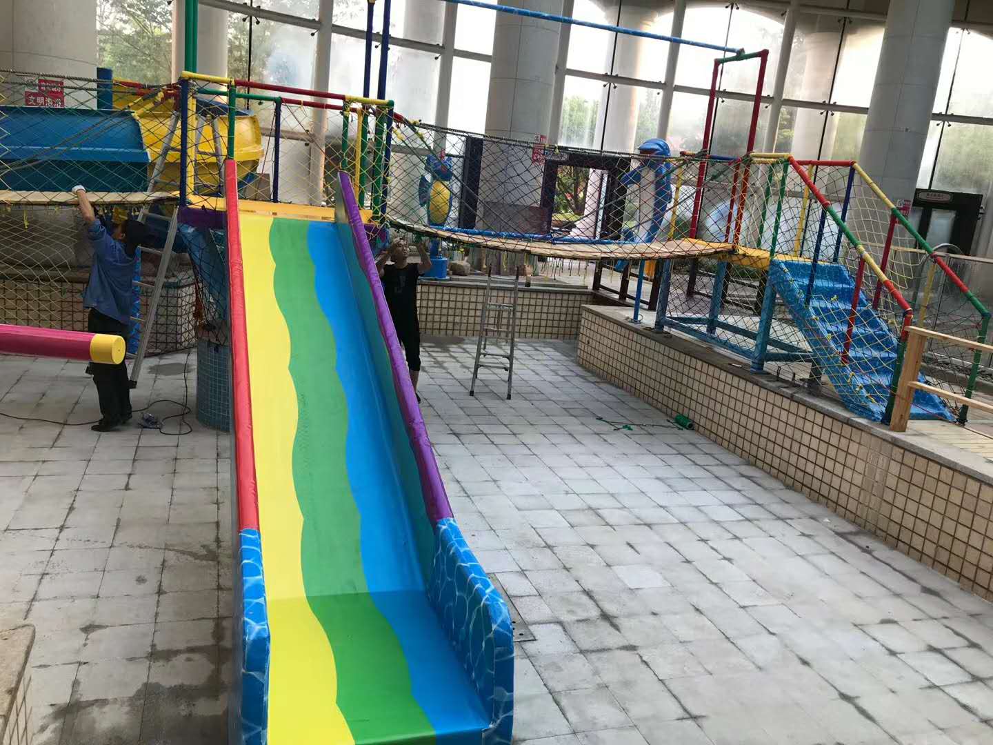 室内水上乐园