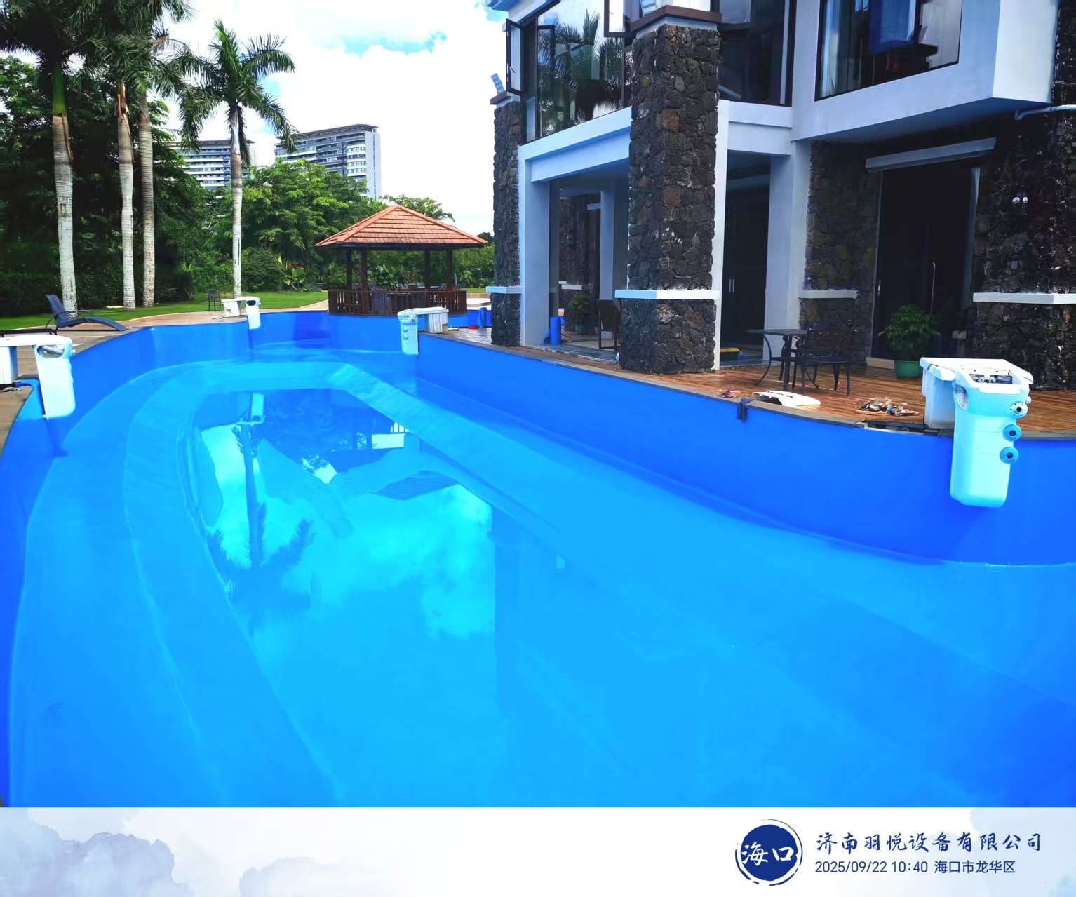 别墅泳池.jpg